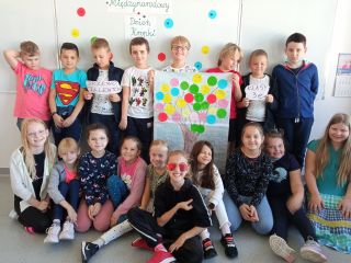 Dzie%%C5%%84 kropki 1